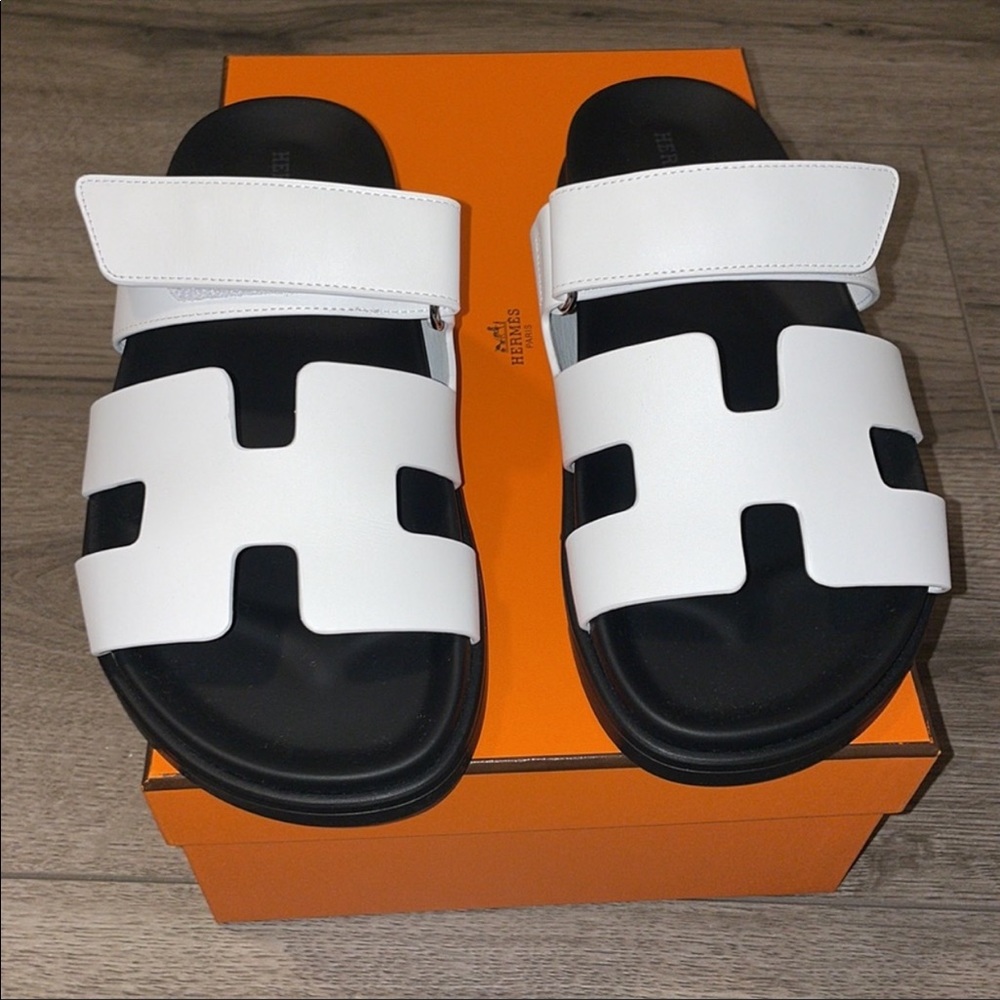 Hèrmes Chypre Sandal New in Box 38/8